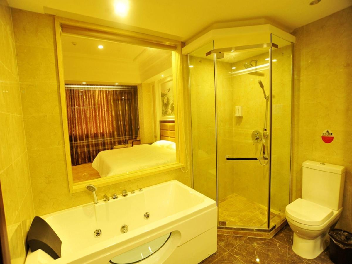 New West Street Hotel - Grand Wing Янгшуо Стая снимка
